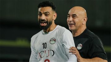 قرار جديد بشأن محمد صلاح.. حسام حسن يثير الجدل قرار جديد بشأن محمد صلاح.. حسام حسن يثير الجدل