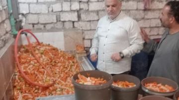 ضبط 14 طن مخللات فاسدة داخل مصنع غير مرخص بالمنيا ضبط 14 طن مخللات فاسدة داخل مصنع غير مرخص بالمنيا