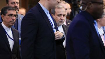إيران تناقش الرد الأمريكي على خطة الـ 7 أيام إيران تناقش الرد الأمريكي على خطة الـ 7 أيام