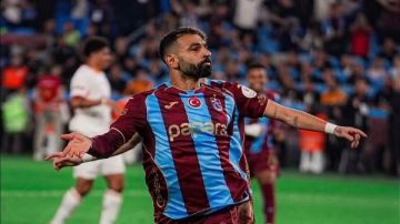 كريم رمزي عن محمد صلاح: عامل زي الابن البكر والحب الأول وتتمنى حكايته متنتهيش كريم رمزي عن محمد صلاح: عامل زي الابن البكر والحب الأول وتتمنى حكايته متنتهيش