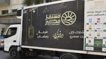دعما للطلاب الأولى بالرعاية.. محافظ بورسعيد يتابع تجهيزات تسليم 400 زي مدرسي