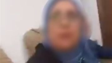 فيديو مديرة مدرسة يشعل الجدل.. الداخلية تكشف حقيقة مشاجرة ولية أمر طالب في مصر القديمة فيديو مديرة مدرسة يشعل الجدل.. الداخلية تكشف حقيقة مشاجرة ولية أمر طالب في مصر القديمة