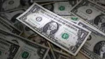 الدولار يتعثر رغم ارتفاع توقعات رفع الفائدة الأمريكية الدولار يتعثر رغم ارتفاع توقعات رفع الفائدة الأمريكية