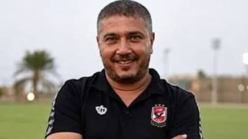 الأهلي ينعى الكابتن أحمد سراج نجم الفريق السابق الأهلي ينعى الكابتن أحمد سراج نجم الفريق السابق