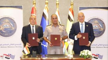 مصر تستضيف الاجتماع الثلاثي لوزراء دفاع مصر واليونان وقبرص لتعزيز الأمن بشرق المتوسط مصر تستضيف الاجتماع الثلاثي لوزراء دفاع مصر واليونان وقبرص لتعزيز الأمن بشرق المتوسط