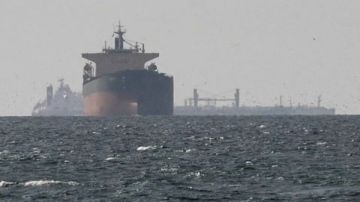 إيران وسلطنة عمان تتفقان على طرق جديدة لدخول وخروج السفن من مضيق هرمز إيران وسلطنة عمان تتفقان على طرق جديدة لدخول وخروج السفن من مضيق هرمز
