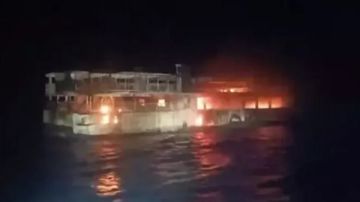 حريق عبارة في الفلبين.. مصرع 5 أشخاص وفقدان 87 آخرين حريق عبارة في الفلبين.. مصرع 5 أشخاص وفقدان 87 آخرين