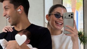 ليلى أحمد زاهر تلفت الانتباه مع زوجها وطفلتها ليلى أحمد زاهر تلفت الانتباه مع زوجها وطفلتها