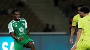 أهلي جدة يقلب الطاولة على الحزم بثلاثة أهداف في الدوري السعودي
