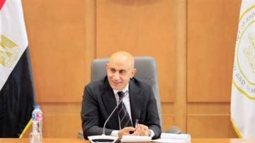 اجتماع موسع لوزير التعليم ومحافظ المنيا.. تطوير المدارس والانضباط على رأس الملفات اجتماع موسع لوزير التعليم ومحافظ المنيا.. تطوير المدارس والانضباط على رأس الملفات