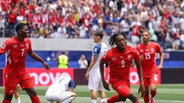 سويسرا تضرب إسكتلندا بثلاثية وتنفرد بصدارة مجموعتها في دوري الأمم الأوروبية سويسرا تضرب إسكتلندا بثلاثية وتنفرد بصدارة مجموعتها في دوري الأمم الأوروبية