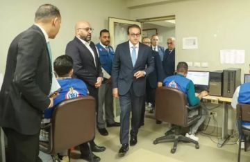 وزير الصحة يتفقد مركز الخدمات الطارئة 137 ويؤكد أهمية سرعة الاستجابة لاحتياجات المواطنين وزير الصحة يتفقد مركز الخدمات الطارئة 137 ويؤكد أهمية سرعة الاستجابة لاحتياجات المواطنين