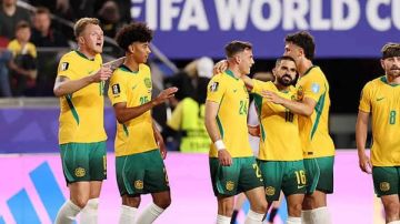 بطل المونديال.. مدرب البرازيل الشهير يغادر المستشفى بعد 3 أشهر بطل المونديال.. مدرب البرازيل الشهير يغادر المستشفى بعد 3 أشهر