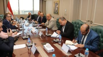 وزيرا الكهرباء والتخطيط يبحثان خطة العمل في مشروعات تحلية مياه البحر وزيرا الكهرباء والتخطيط يبحثان خطة العمل في مشروعات تحلية مياه البحر