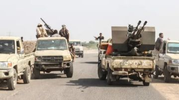 القوات المسلحة اليمنية: نخوض اشتباكات مع ميليشيات الحوثي في جبهة الكريفات شرقي تعز القوات المسلحة اليمنية: نخوض اشتباكات مع ميليشيات الحوثي في جبهة الكريفات شرقي تعز
