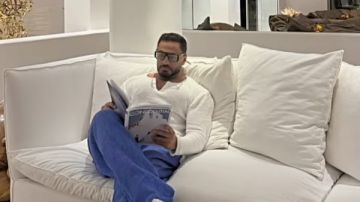 تامر حسني يخطف الأنظار بلوك جديد.. شاهد