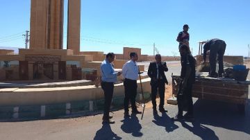 رئيس مركز بلاط بالوادي الجديد يتابع أعمال تحسين البيئة ورفع كفاءة الميادين والطرق رئيس مركز بلاط بالوادي الجديد يتابع أعمال تحسين البيئة ورفع كفاءة الميادين والطرق