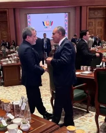 وزير الخارجية يلتقي نظيريه الروسي والإيراني على هامش قمة البريكس