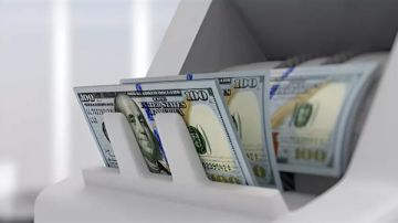 الدولار يعاود الارتفاع ويلامس الـ 52 جنيها من جديد الدولار يعاود الارتفاع ويلامس الـ 52 جنيها من جديد