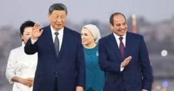 شي جين بينج من القاهرة: أتطلع إلى فتح صفحة جديدة فى تاريخ صداقتنا شي جين بينج من القاهرة: أتطلع إلى فتح صفحة جديدة فى تاريخ صداقتنا