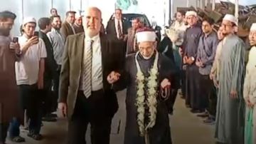 استقبال حافل لأحمد معبد بكلية أصول الدين بعد غياب عن المجالس الحديثية استقبال حافل لأحمد معبد بكلية أصول الدين بعد غياب عن المجالس الحديثية