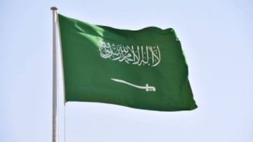 الدفاع المدني السعودي يطلق الإنذار المبكر في منطقة جازان الدفاع المدني السعودي يطلق الإنذار المبكر في منطقة جازان