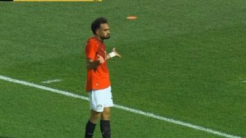 بداعي التسلل.. الحكم يلغي هدف زيكو الأول لمنتخب مصر أمام أنجولا بداعي التسلل.. الحكم يلغي هدف زيكو الأول لمنتخب مصر أمام أنجولا