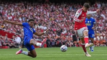 أرسنال يقلب الطاولة على تشيلسي ويفوز 2-1 في الدوري الإنجليزي أرسنال يقلب الطاولة على تشيلسي ويفوز 2-1 في الدوري الإنجليزي