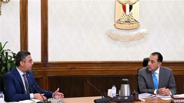 مدبولي يطمئن على انتظام منظومتي الخبز والسلع التموينية وتوافر الاحتياجات الأساسية للمواطنين مدبولي يطمئن على انتظام منظومتي الخبز والسلع التموينية وتوافر الاحتياجات الأساسية للمواطنين