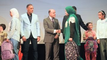 محافظ الغربية يشهد تسليم الحقائب والأدوات والمستلزمات الدراسية للطلاب الأولى بالرعاية محافظ الغربية يشهد تسليم الحقائب والأدوات والمستلزمات الدراسية للطلاب الأولى بالرعاية