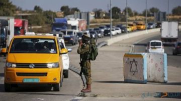 نعمان توفيق العابد: الحواجز الإسرائيلية تقيد حركة الفلسطينيين إلى مستويات غير مسبوقة نعمان توفيق العابد: الحواجز الإسرائيلية تقيد حركة الفلسطينيين إلى مستويات غير مسبوقة