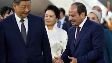 هل يهدد اليوان هيمنة الدولار؟ تفاصيل التحول الجديد في العلاقات الاقتصادية بين مصر والصين هل يهدد اليوان هيمنة الدولار؟ تفاصيل التحول الجديد في العلاقات الاقتصادية بين مصر والصين