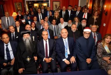 وزير الخارجية يلتقي أبناء الجالية المصرية في نيويورك وزير الخارجية يلتقي أبناء الجالية المصرية في نيويورك