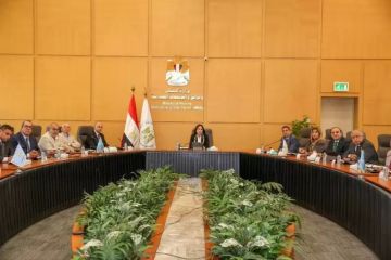 وزيرة الإسكان تتابع مع رئيس الجهاز المركزي للتعمير موقف تنفيذ المشروعات التي يتولى الجهاز تنفيذها وزيرة الإسكان تتابع مع رئيس الجهاز المركزي للتعمير موقف تنفيذ المشروعات التي يتولى الجهاز تنفيذها