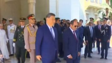 شي جين بينج: نشجع الشركات الصينية على زيادة استثماراتها في مصر شي جين بينج: نشجع الشركات الصينية على زيادة استثماراتها في مصر