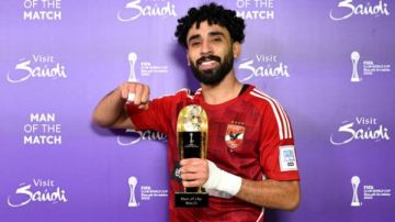 مروان عطية رجل مباراة الأهلي والمقاولون العرب مروان عطية رجل مباراة الأهلي والمقاولون العرب
