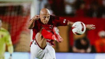الأهلي يجهز أوراق سفر عمرو الجزار إلى ألمانيا.. لهذا السبب الأهلي يجهز أوراق سفر عمرو الجزار إلى ألمانيا.. لهذا السبب