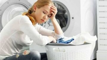 ريحة الغسيل مش حلوة رغم المسحوق؟ 7 أسباب داخل الغسالة ريحة الغسيل مش حلوة رغم المسحوق؟ 7 أسباب داخل الغسالة