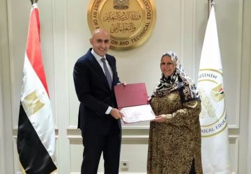 المديرة صالحة أبو الفضل: أعمل بالمدرسة منذ 36 سنة.. ونظام التربية والتعليم اصرف واشتغل وبعدها خد الفلوس المديرة صالحة أبو الفضل: أعمل بالمدرسة منذ 36 سنة.. ونظام التربية والتعليم اصرف واشتغل وبعدها خد الفلوس