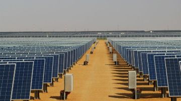 بطاريات التخزين كلمة السر.. كيف تستعد شبكة الكهرباء لاستقبال 45 طاقة متجددة؟ بطاريات التخزين كلمة السر.. كيف تستعد شبكة الكهرباء لاستقبال 45 طاقة متجددة؟