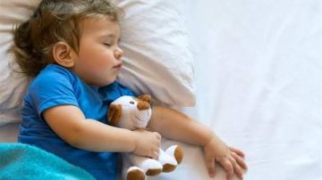 بعد العودة للمدارس.. 5 أسباب تجعل طفلك يطلب النوم طوال الوقت بعد العودة للمدارس.. 5 أسباب تجعل طفلك يطلب النوم طوال الوقت