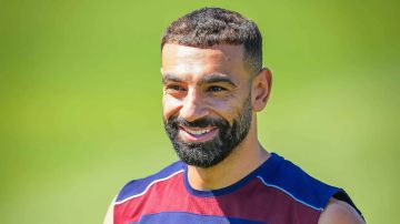 قبل لقاء كونيا سبور.. مشجع يفاجئ محمد صلاح (فيديو) قبل لقاء كونيا سبور.. مشجع يفاجئ محمد صلاح (فيديو)