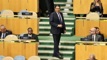 ممثل إسرائيل بالأمم المتحدة يستفز أحد أعضاء وفد إيران ممثل إسرائيل بالأمم المتحدة يستفز أحد أعضاء وفد إيران