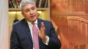 وزير السياحة يلتقي سفيرة مصر لدى سنغافورة قبيل سفرها لتولي مهام منصبها وزير السياحة يلتقي سفيرة مصر لدى سنغافورة قبيل سفرها لتولي مهام منصبها