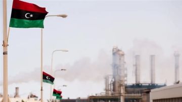 أزمة خط الشرارة تضرب النفط الليبي.. 720 ألف برميل مفقود وخسائر تتجاوز 75 مليون دولار أزمة خط الشرارة تضرب النفط الليبي.. 720 ألف برميل مفقود وخسائر تتجاوز 75 مليون دولار