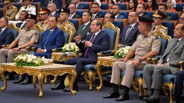 الموضوع مش شخص الرئيس .. السيسي: مسؤوليتنا الحفاظ على الدولة المصرية الموضوع مش شخص الرئيس .. السيسي: مسؤوليتنا الحفاظ على الدولة المصرية