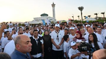 من مسجد السلام إلى 57357 .. محافظ جنوب سيناء يطلق ماراثون الأمل بشرم الشيخ من مسجد السلام إلى 57357 .. محافظ جنوب سيناء يطلق ماراثون الأمل بشرم الشيخ