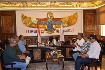 محافظ الأقصر يبحث إنهاء معاناة أهالي الرامسيوم ويوجه بسرعة حصر وتوثيق الأراضي والممتلكات محافظ الأقصر يبحث إنهاء معاناة أهالي الرامسيوم ويوجه بسرعة حصر وتوثيق الأراضي والممتلكات