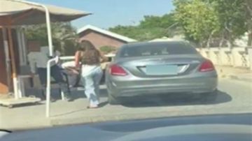 الداخلية تكشف تفاصيل القبض على سيدة تعدت على فرد أمن بنيو جيزة الداخلية تكشف تفاصيل القبض على سيدة تعدت على فرد أمن بنيو جيزة