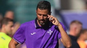 رسميا.. فيورنتينا يقيل جروسو بعد 3 جولات رسميا.. فيورنتينا يقيل جروسو بعد 3 جولات